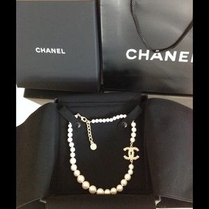 Chanel necklace light gold mint box, bag